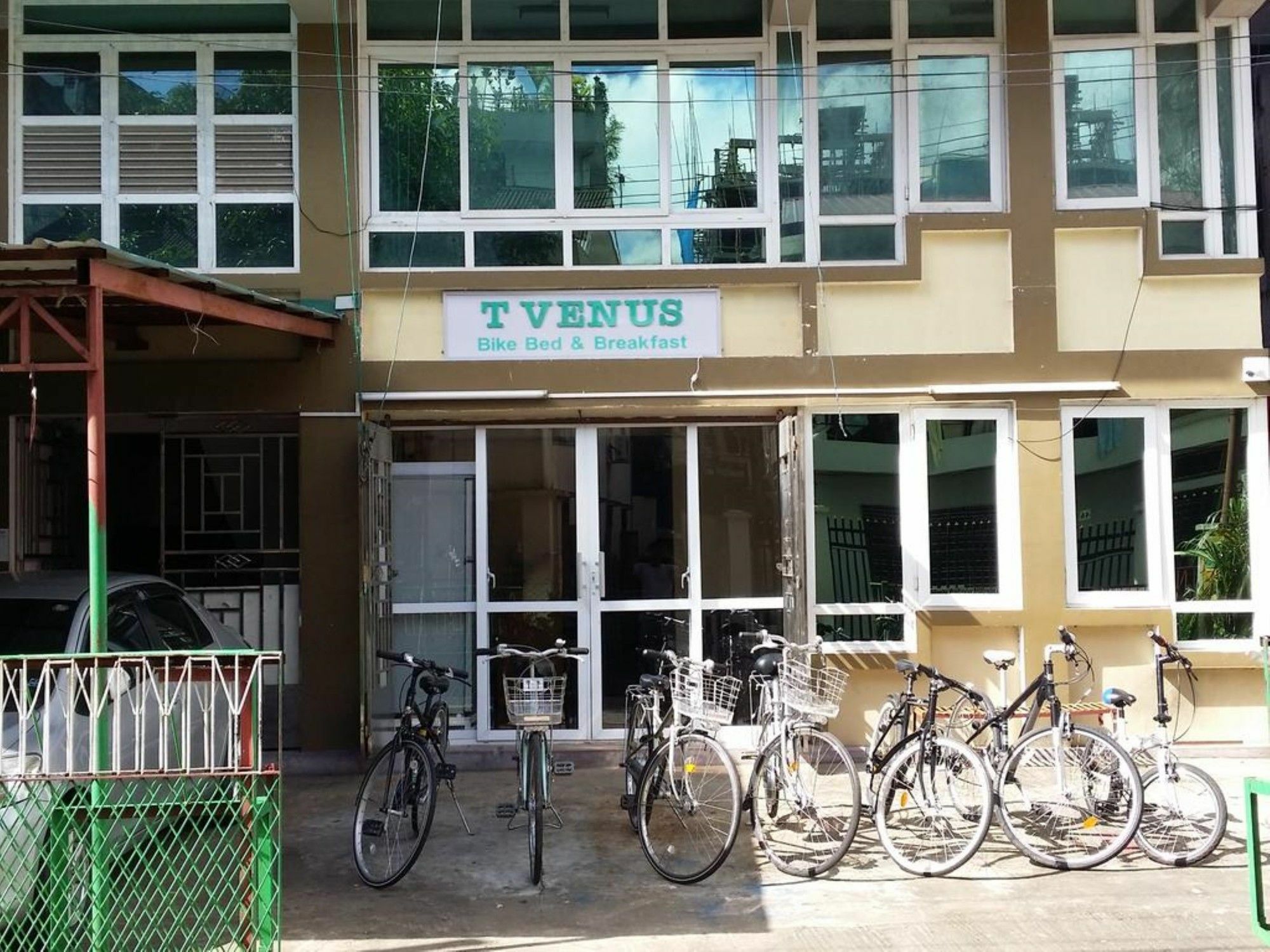 بيت شباب T Venus يانغون المظهر الخارجي الصورة